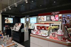 ラ・ヴィープラス店舗内観