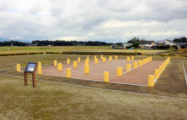 大島畠田遺跡歴史公園・大型掘立柱建物跡